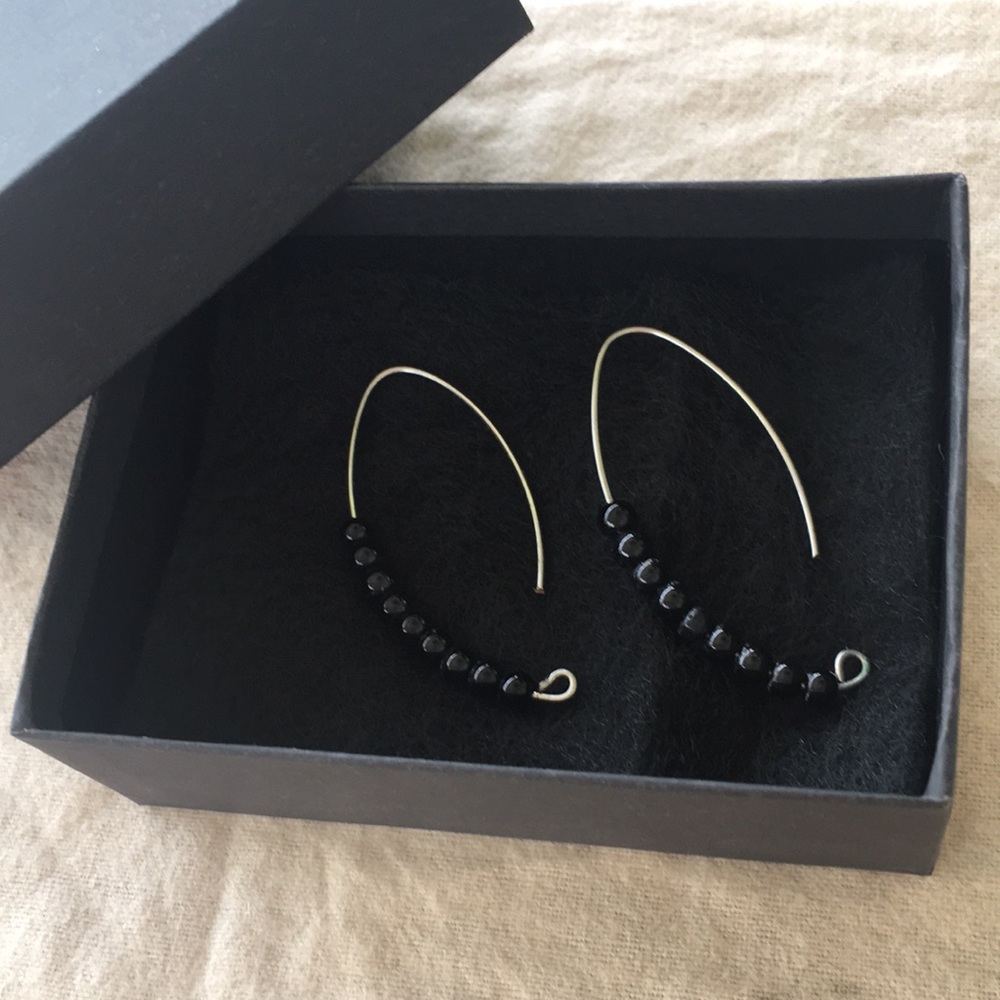 Black/bead earrings